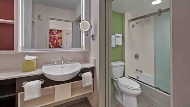 All Star Music - Suite Familiar All Star Music - Suite Familiar